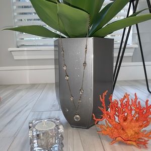 Clear stone necklace